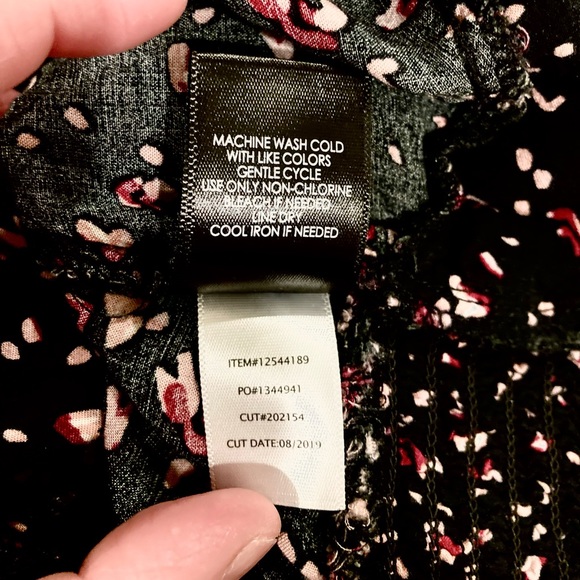 Torrid Black Leopard Heart Challis Twist Front Crop Blouse, Size 00 - Picture 7 of 11